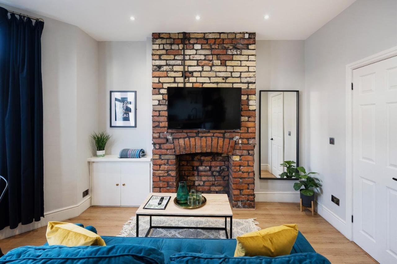 Stylish Modern Apartment Near The City Centre With Nearby Off-Road Parking Cardiff Exterior photo