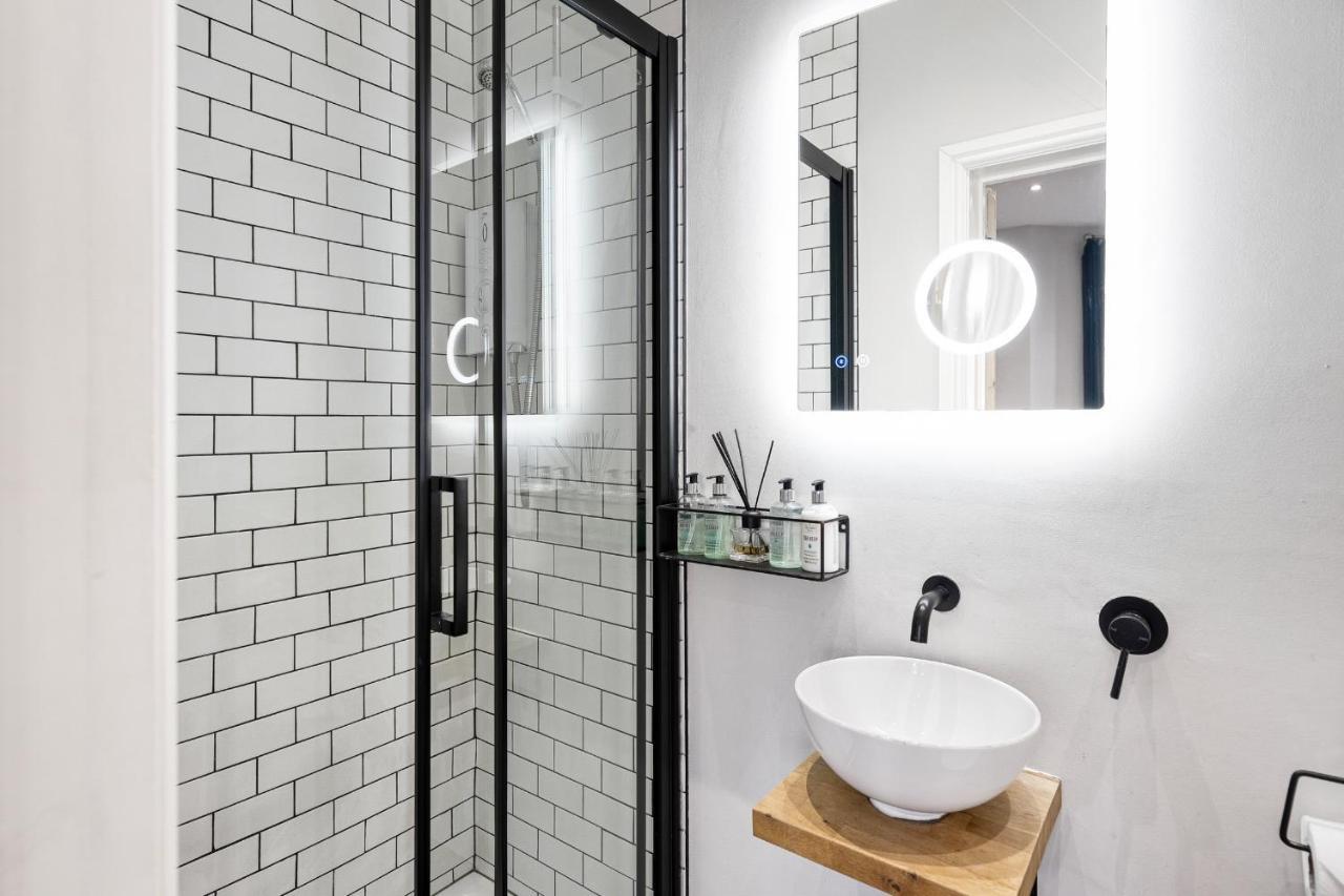 Stylish Modern Apartment Near The City Centre With Nearby Off-Road Parking Cardiff Exterior photo