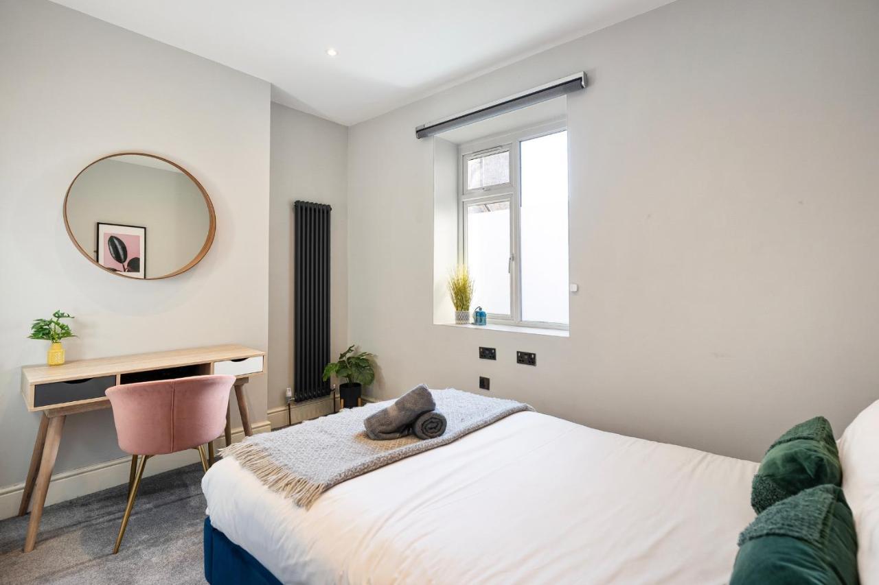 Stylish Modern Apartment Near The City Centre With Nearby Off-Road Parking Cardiff Exterior photo
