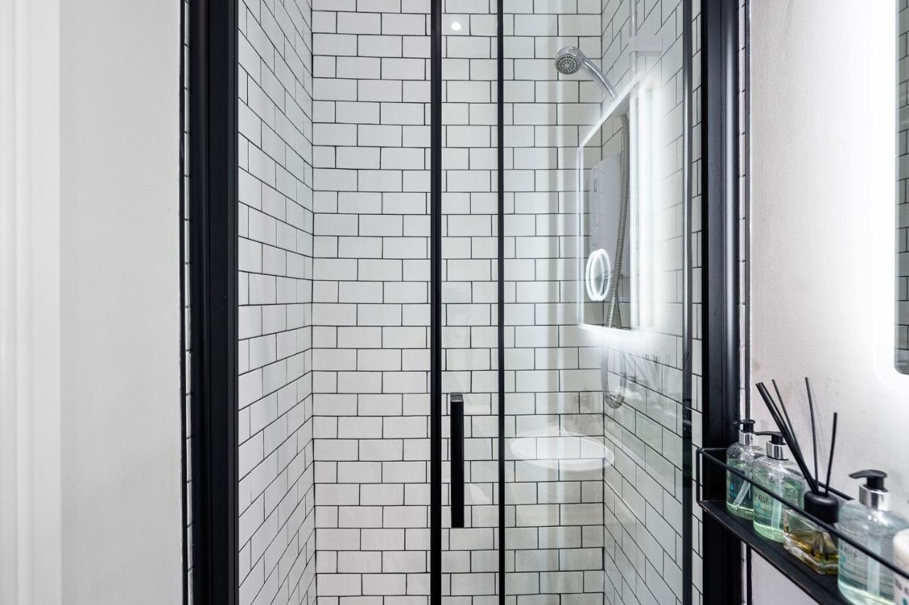 Stylish Modern Apartment Near The City Centre With Nearby Off-Road Parking Cardiff Exterior photo