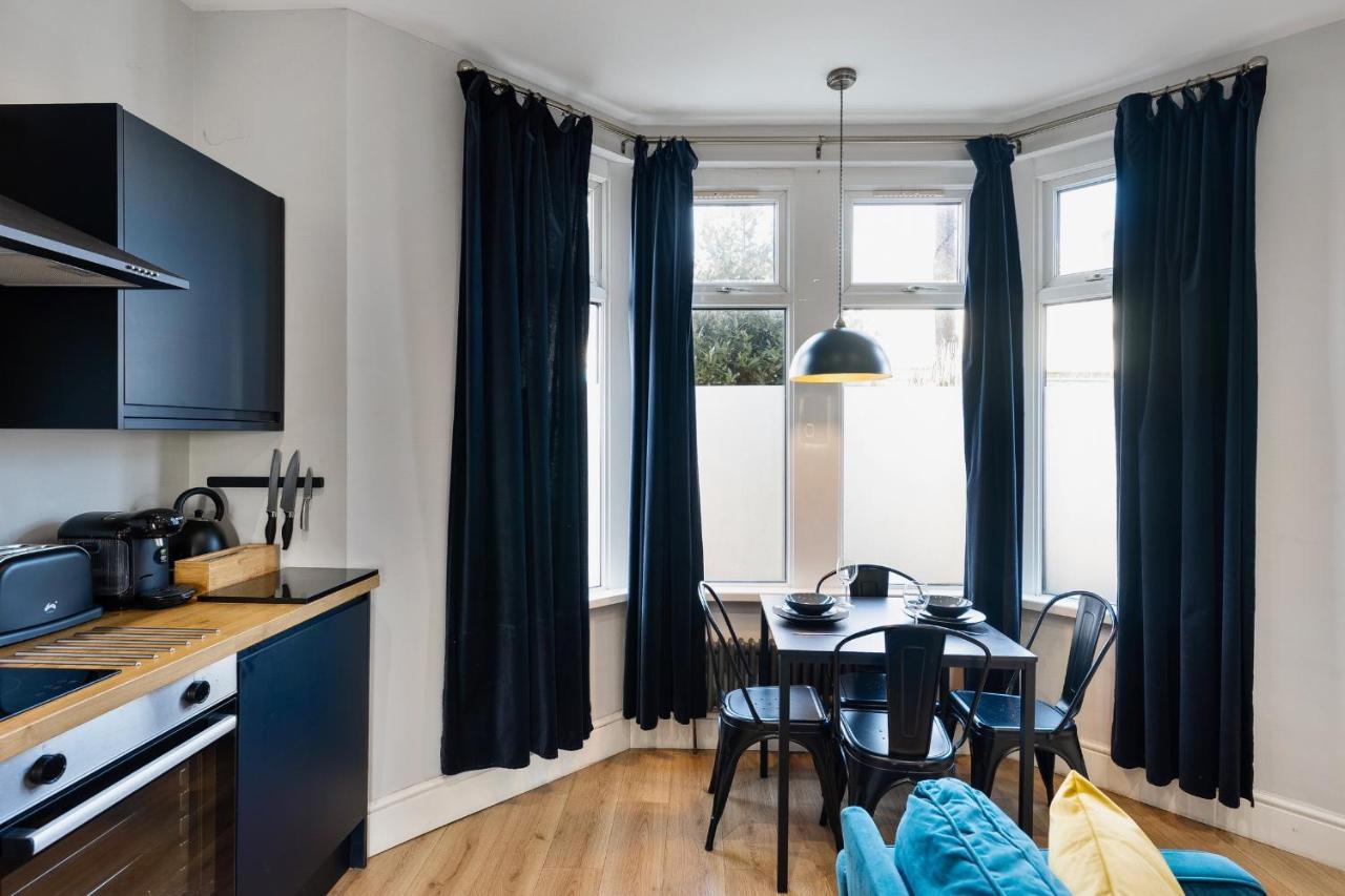 Stylish Modern Apartment Near The City Centre With Nearby Off-Road Parking Cardiff Exterior photo